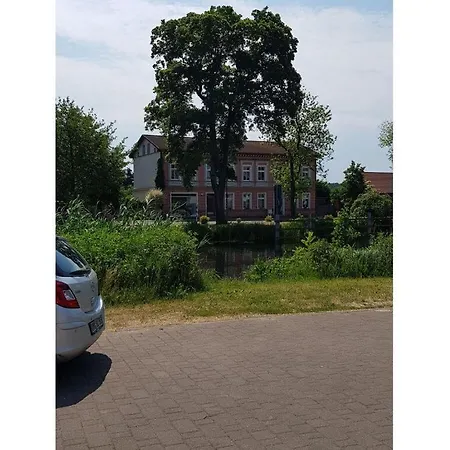 Beaver Modern Retreat Zerpenschleuse